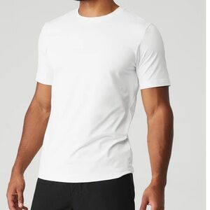 Alo Yoga The Triumph Crew Neck Tee. LARGE NWOT